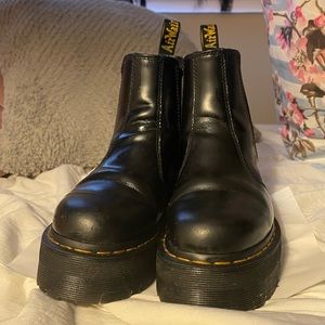 Dr. Martens 2976 Quad Chelsea Boot